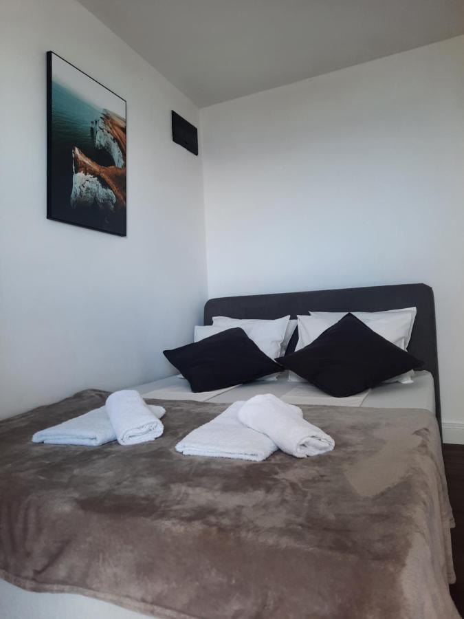 Nautica Apartment สเวติยูไร ภายนอก รูปภาพ