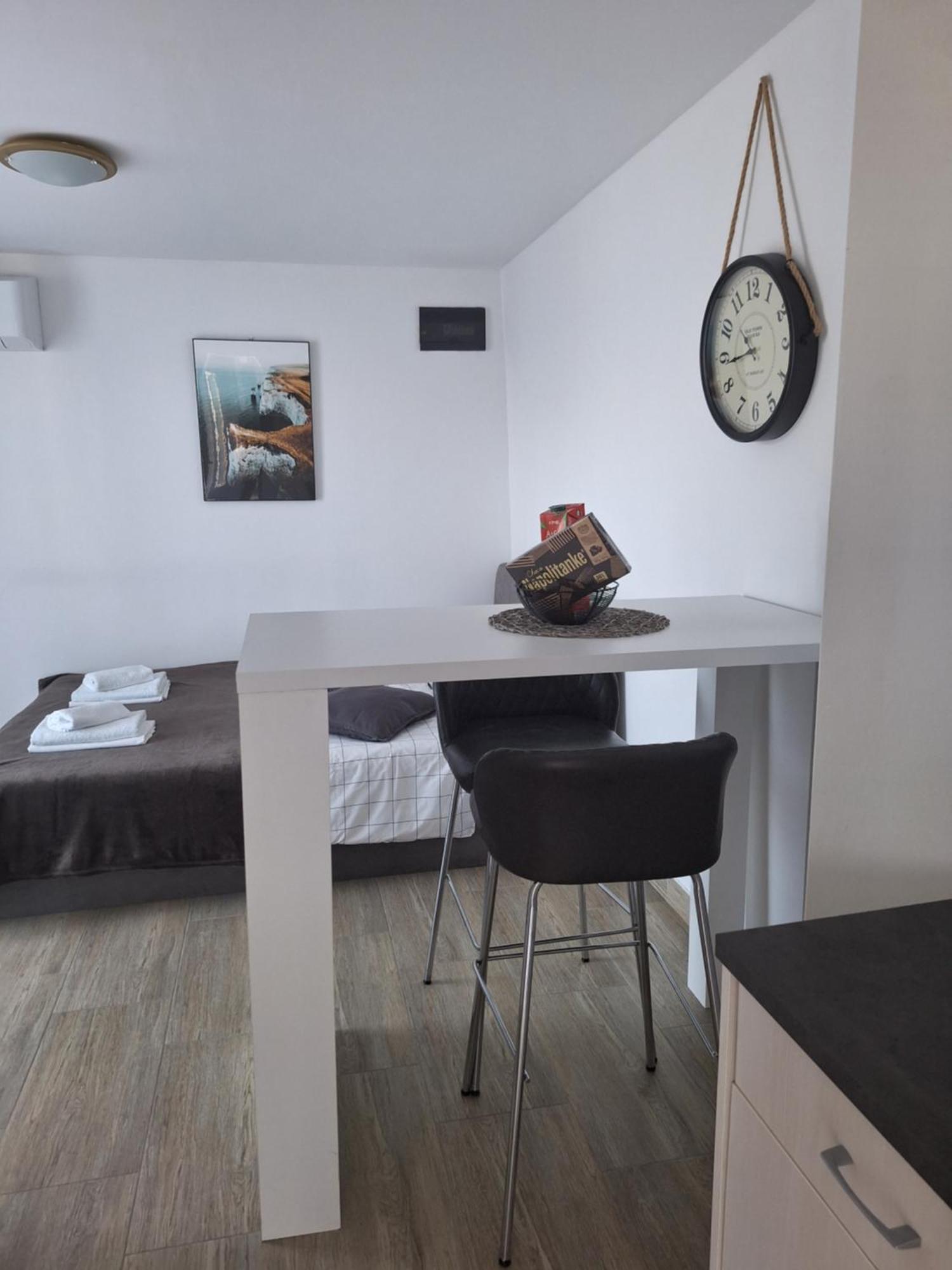 Nautica Apartment สเวติยูไร ภายนอก รูปภาพ