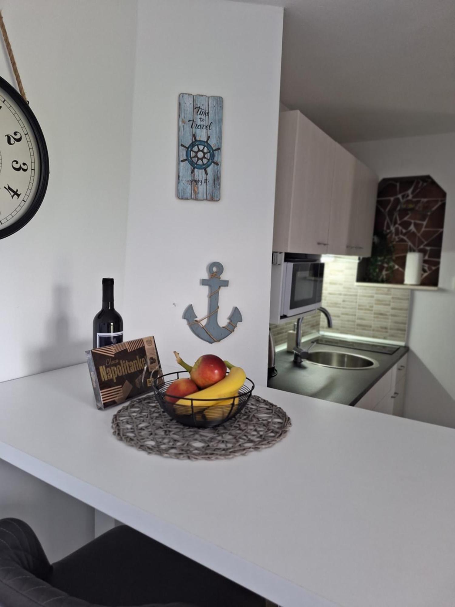 Nautica Apartment สเวติยูไร ภายนอก รูปภาพ