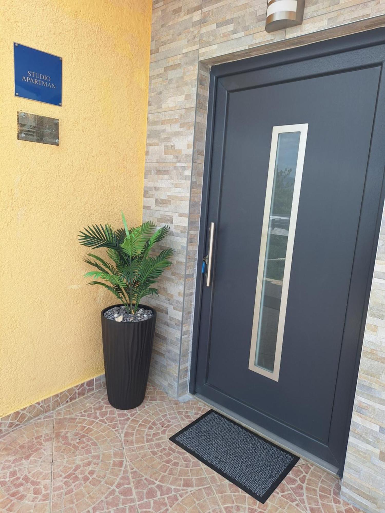 Nautica Apartment สเวติยูไร ภายนอก รูปภาพ